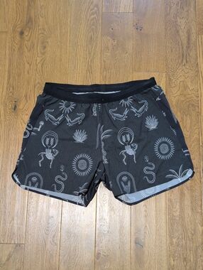 Roark Black Athletic Running Shorts with Gray Graphic Print XXL EUC
